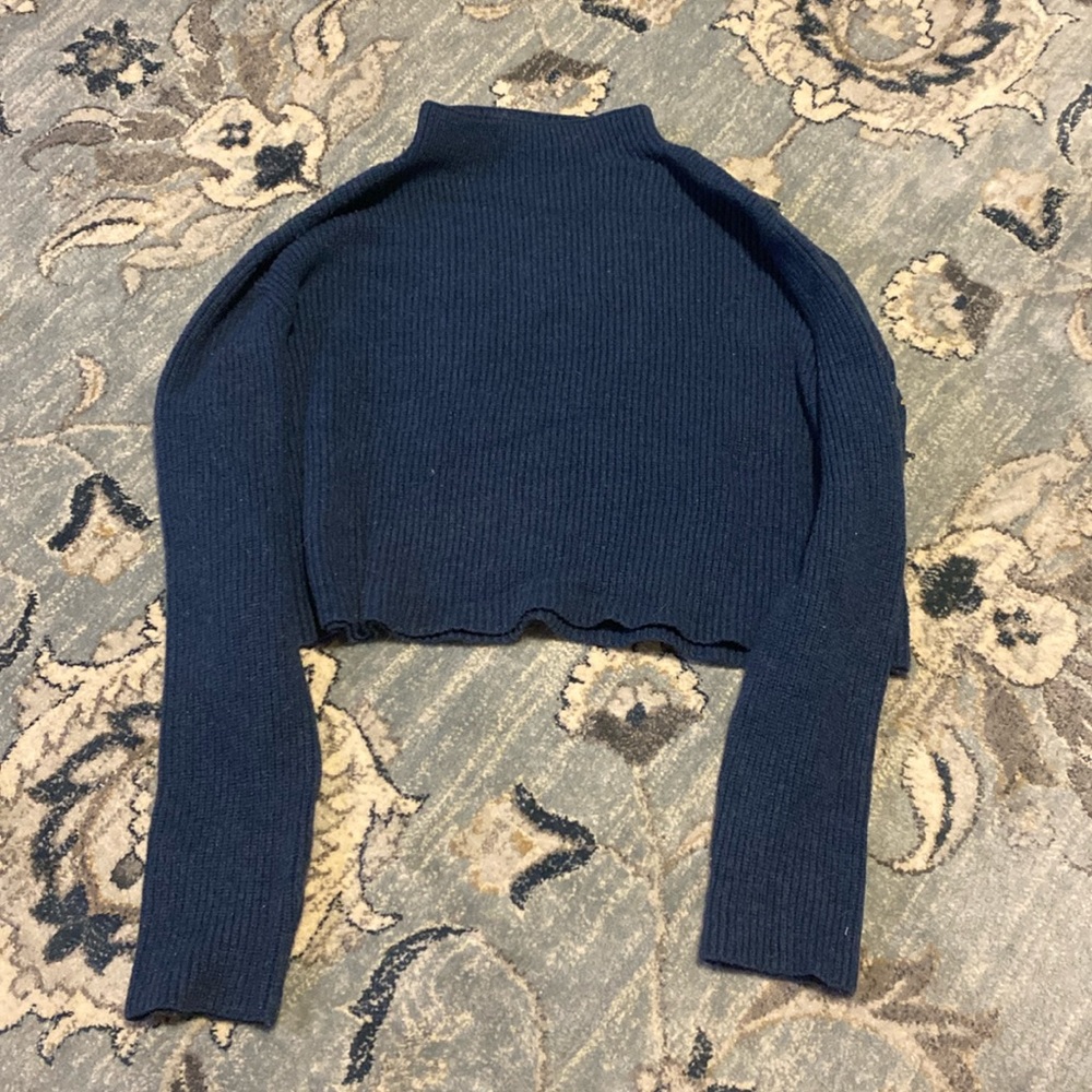 Cropped sweater